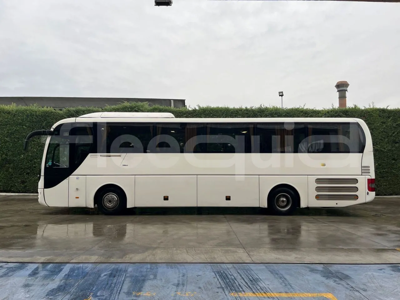 Man Lion's Coach R07 - Euro5 - 294kW - 12mt - left side photo