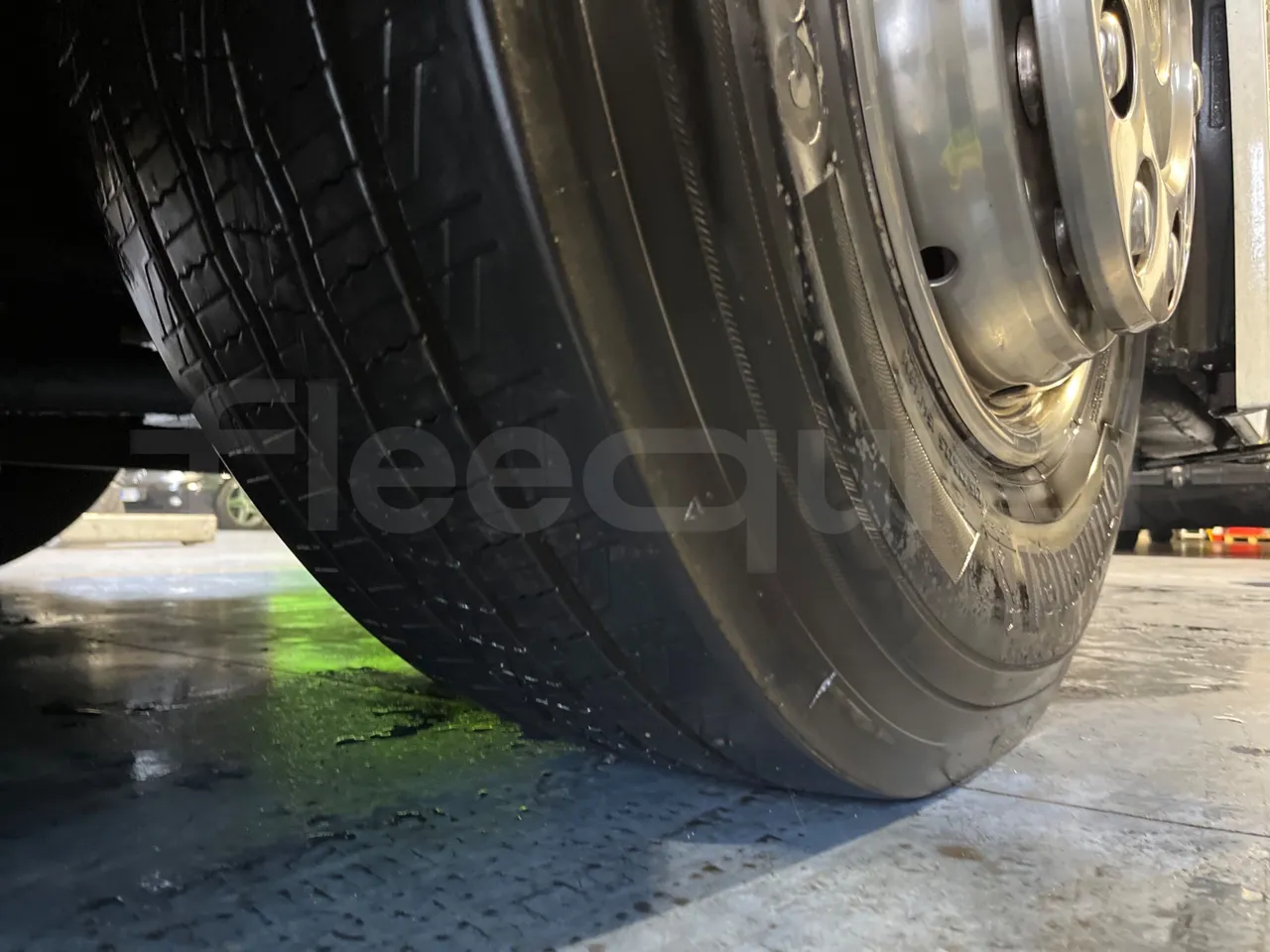 Man Lion's Coach R07 - Euro5 - 294kW - 12mt - rear left tire photo