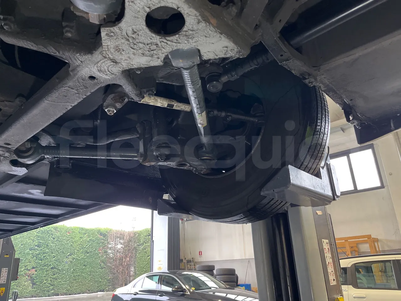 Man Lion's Coach R07 - Euro5 - 294kW - 12mt - front axle left side