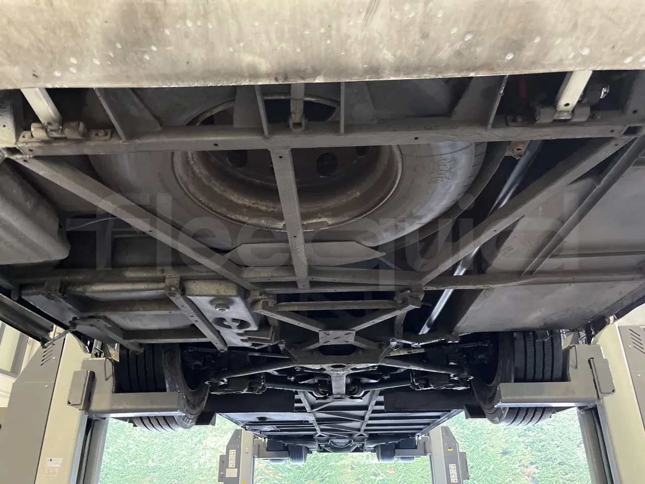 Man Lion's Coach R07 - Euro5 - 294kW - 12mt - front undercarriage from front