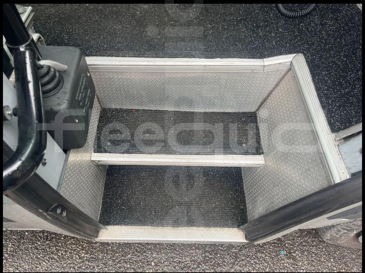 Mercedes-Benz Sprinter Abicar - Euro5 - 140kW - 7.345mt - 3/4 right front doors open