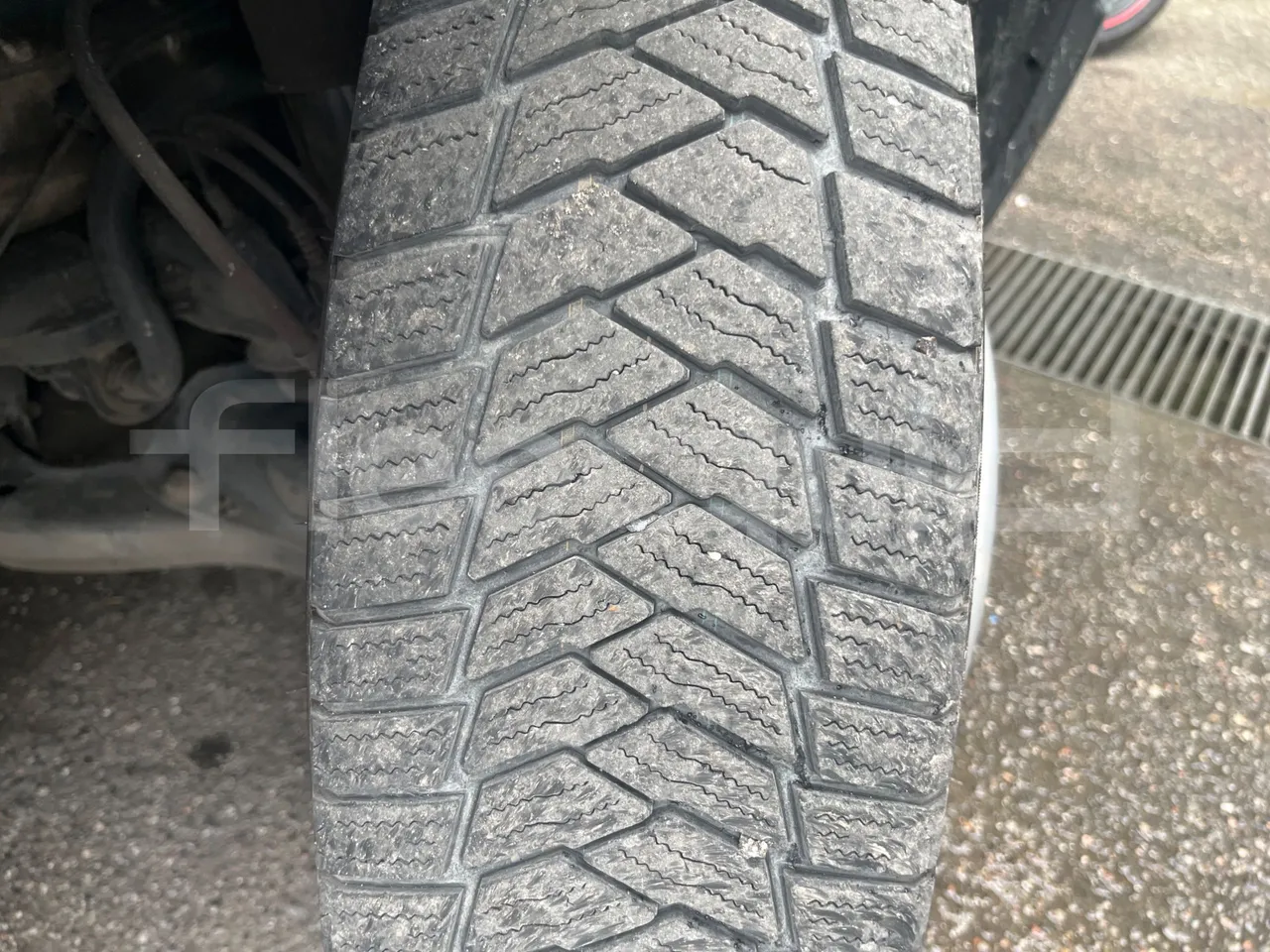 Mercedes-Benz Sprinter Abicar - Euro5 - 140kW - 7.345mt - front left tire measurements