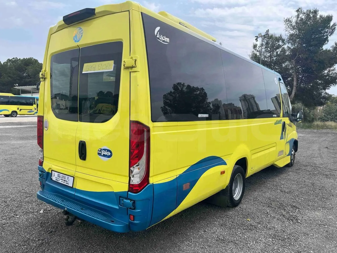 Iveco Ferqui Radius Dino - EUR6 - 132kW - 7.630m - 3/4 right rear doors closed
