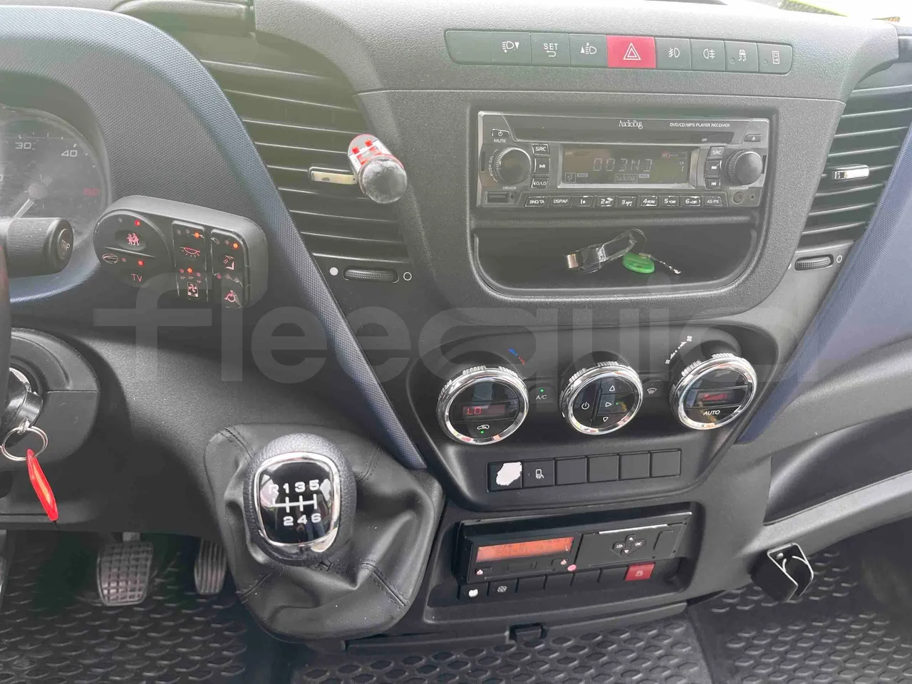 Iveco Ferqui Radius Dino - EUR6 - 132kW - 7.630m - radio accessories photo