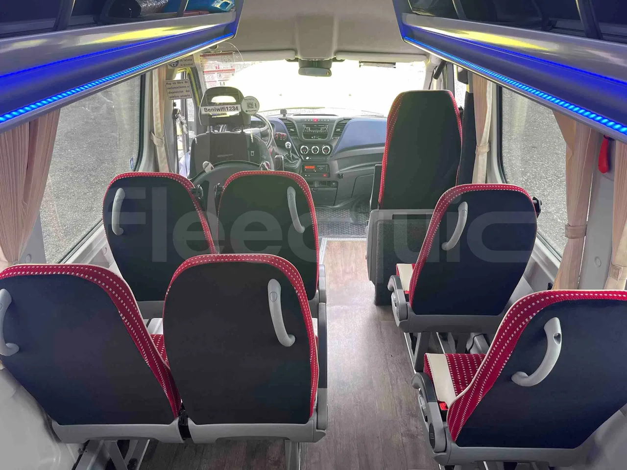 Iveco Ferqui Radius Dino - EUR6 - 132kW - 7.630m - forward view middle aisle