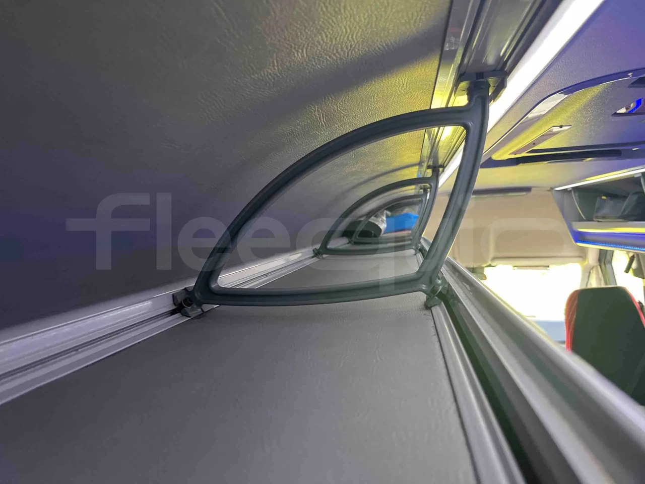 Iveco Ferqui Radius Dino - EUR6 - 132kW - 7.630m - overhead compartments photo