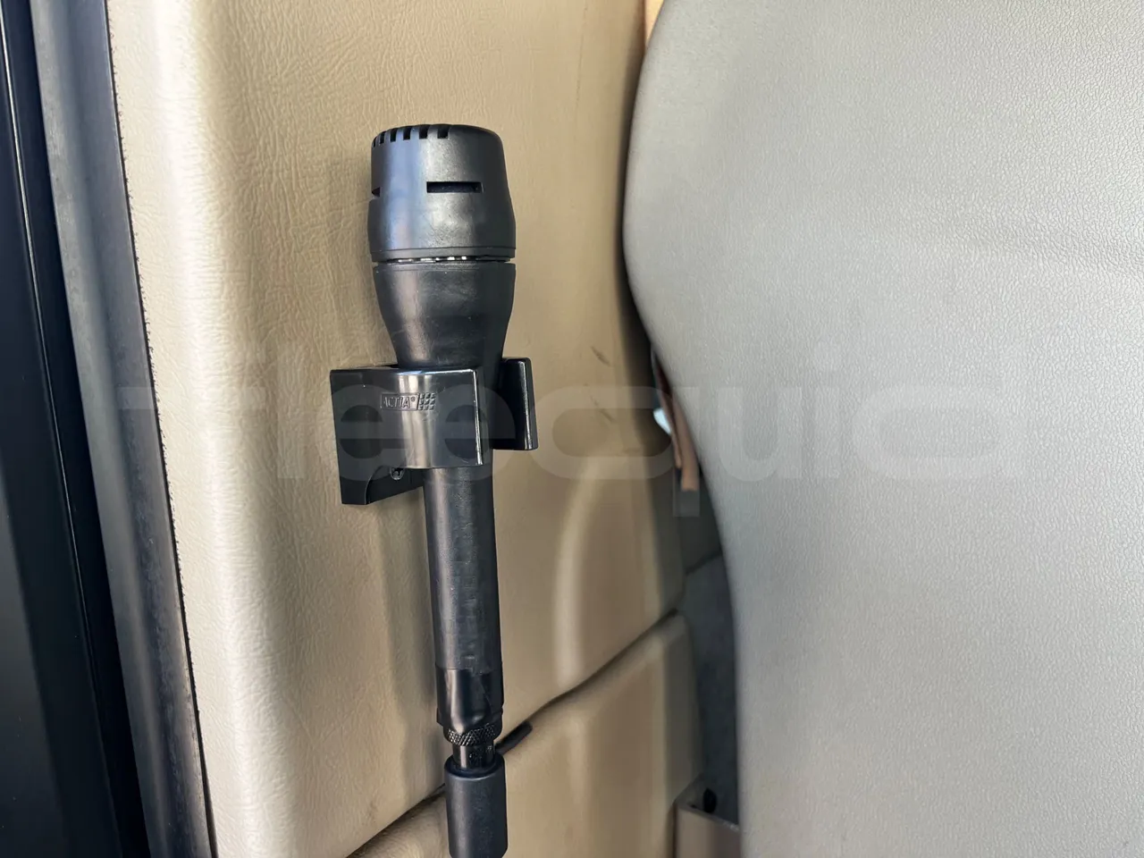 Iveco Magelys SFR2XX - Euro6 - 294kW - 12.830mt - hostes microphone accessories photo