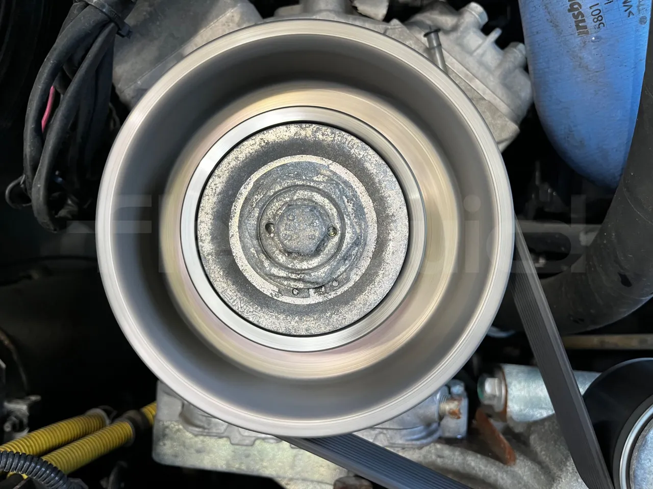 Iveco Magelys SFR2XX - Euro6 - 294kW - 12.830mt - air conditioning compressor