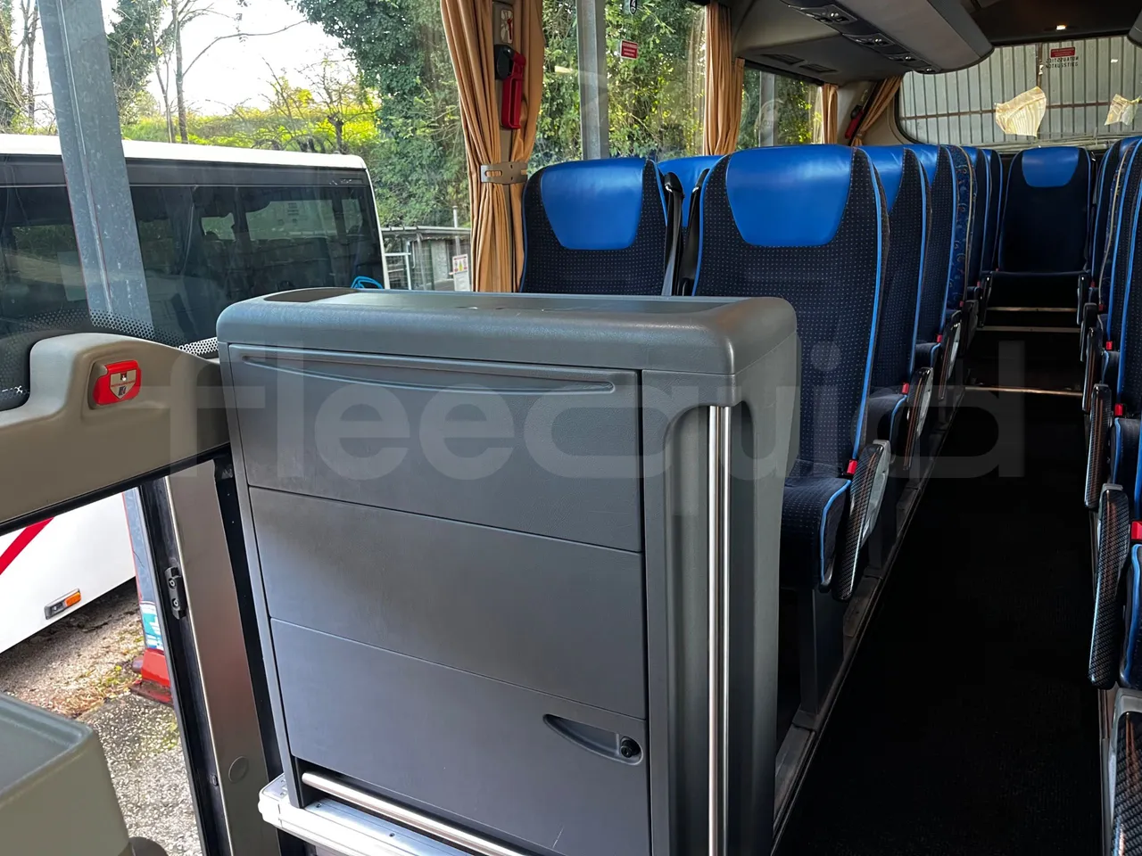Iveco Magelys SFR2XX - Euro6 - 294kW - 12.830mt - single seat detail