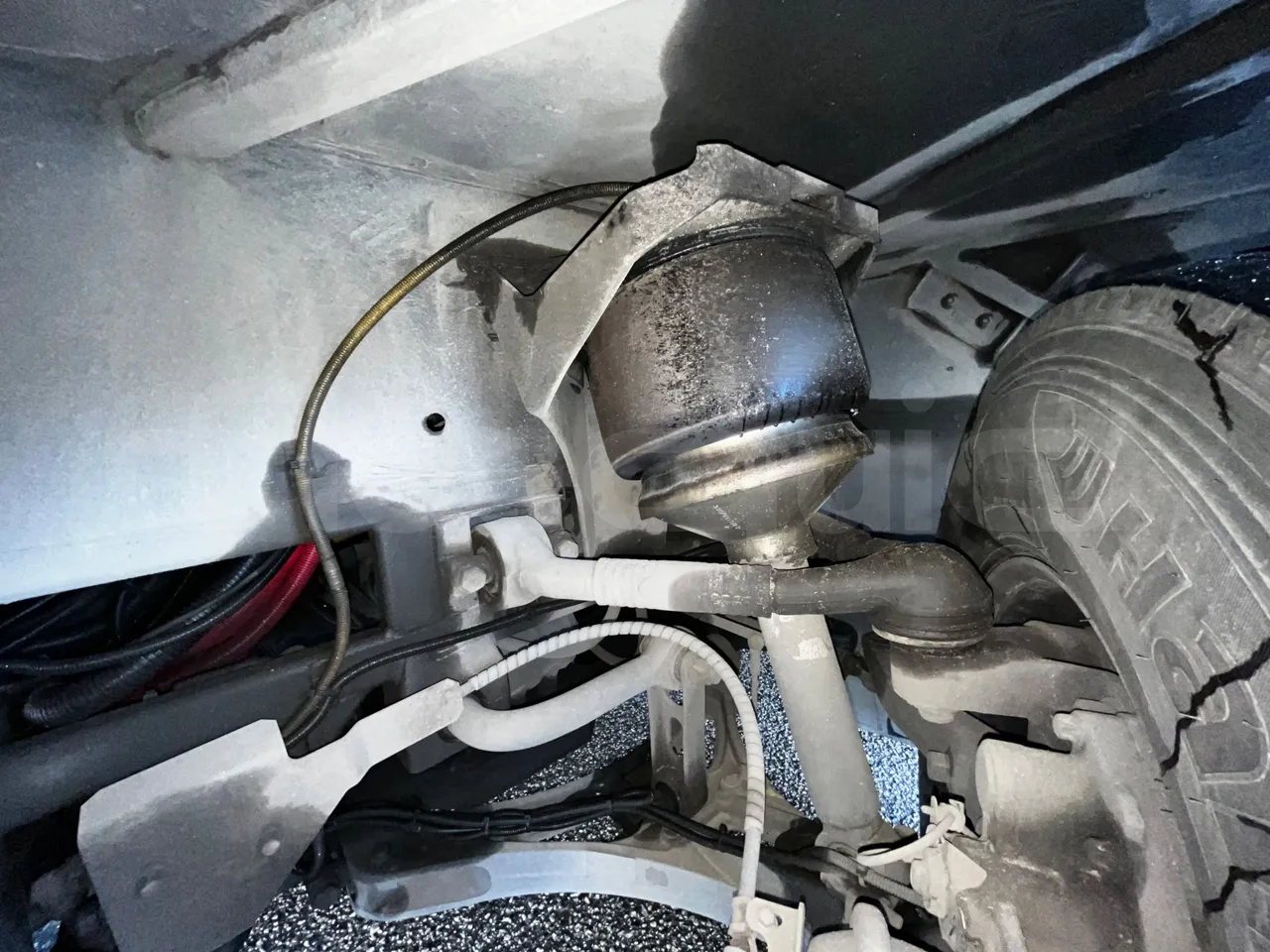 Iveco Magelys SFR2XX - Euro6 - 294kW - 12.830mt - front shock absorbers right