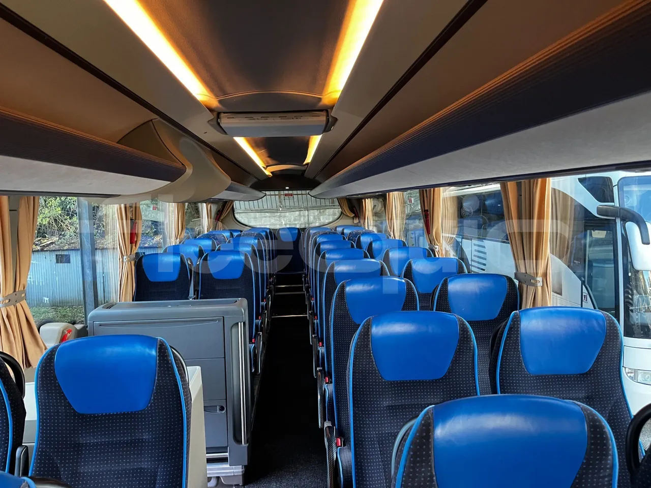 Iveco Magelys SFR2XX - Euro6 - 294kW - 12.830mt - reverse view middle aisle