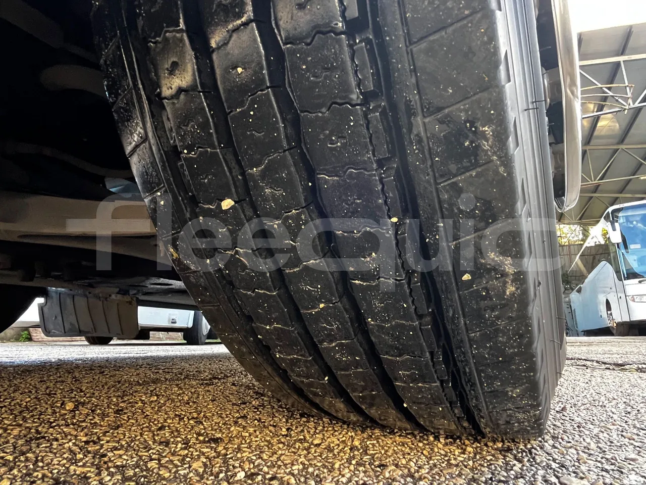 Iveco Magelys SFR2XX - Euro6 - 294kW - 12.830mt - tread condition front tires right