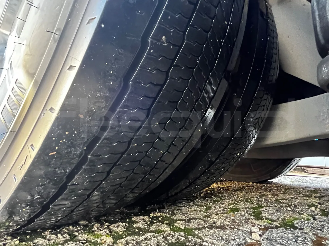 Iveco Magelys SFR2XX - Euro6 - 294kW - 12.830mt - tread condition second axle tires right