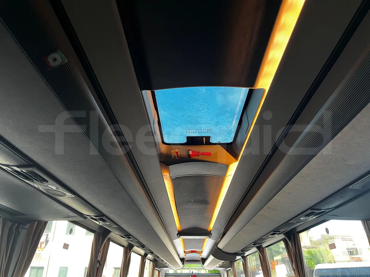 Iveco Magelys SFR2XX - Euro6 - 294kW - 12.830mt - overhead compartments photo