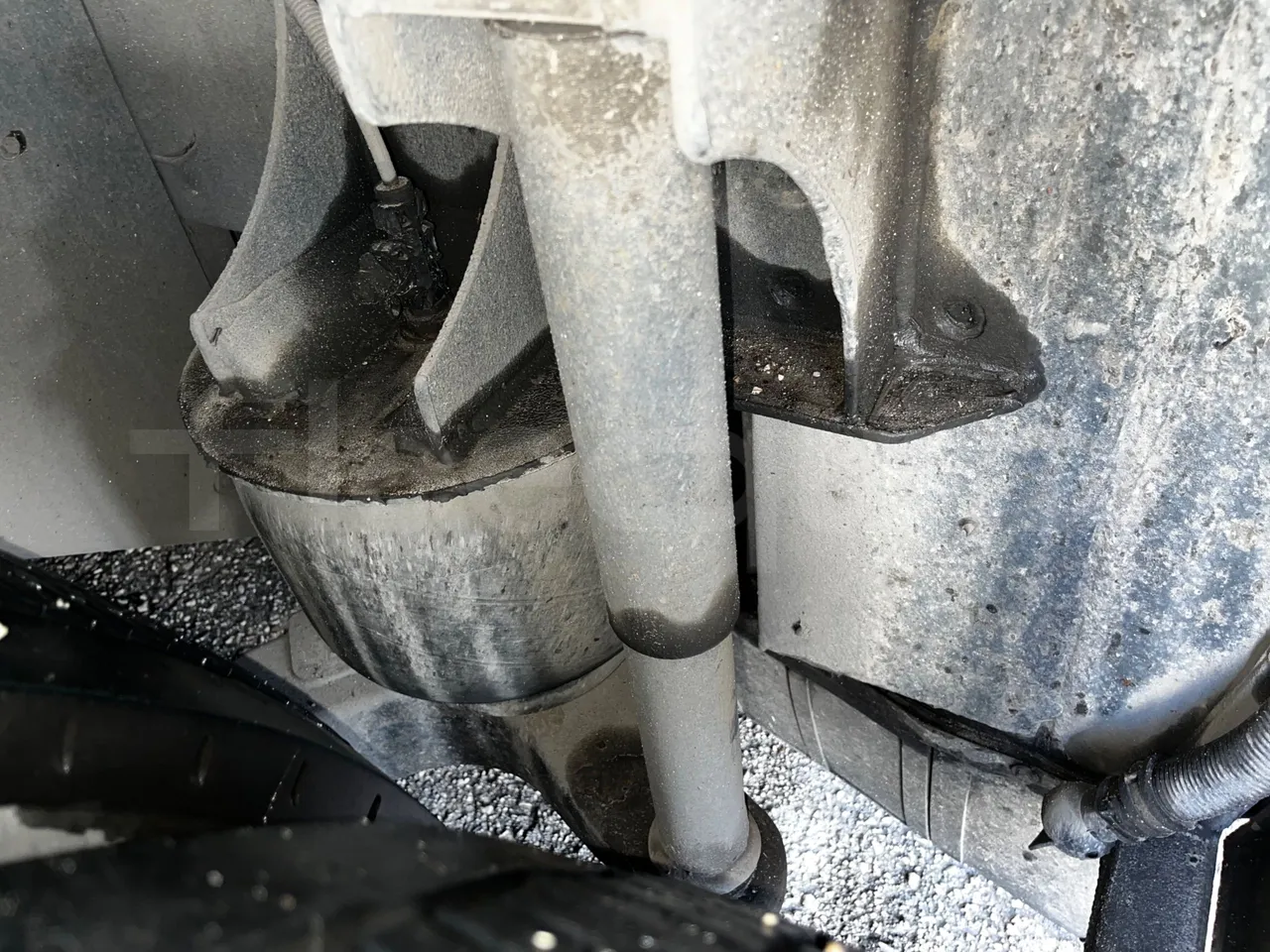 Iveco Magelys SFR2XX - Euro6 - 294kW - 12.830mt - axle 2 shock absorbers 2 left