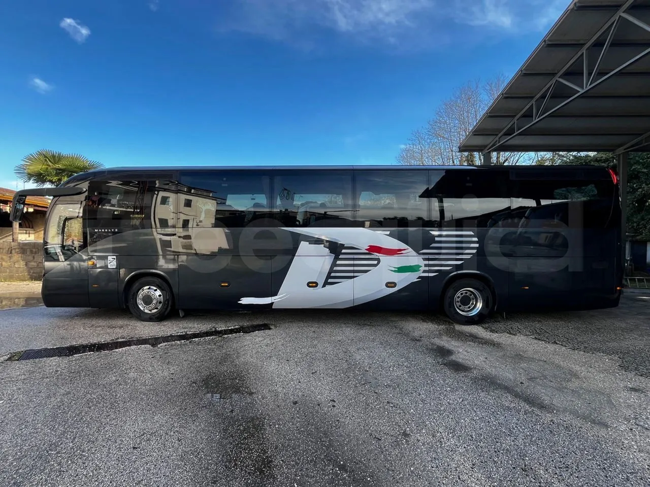 Iveco Magelys SFR2XX - Euro6 - 294kW - 12.830mt - left side photo