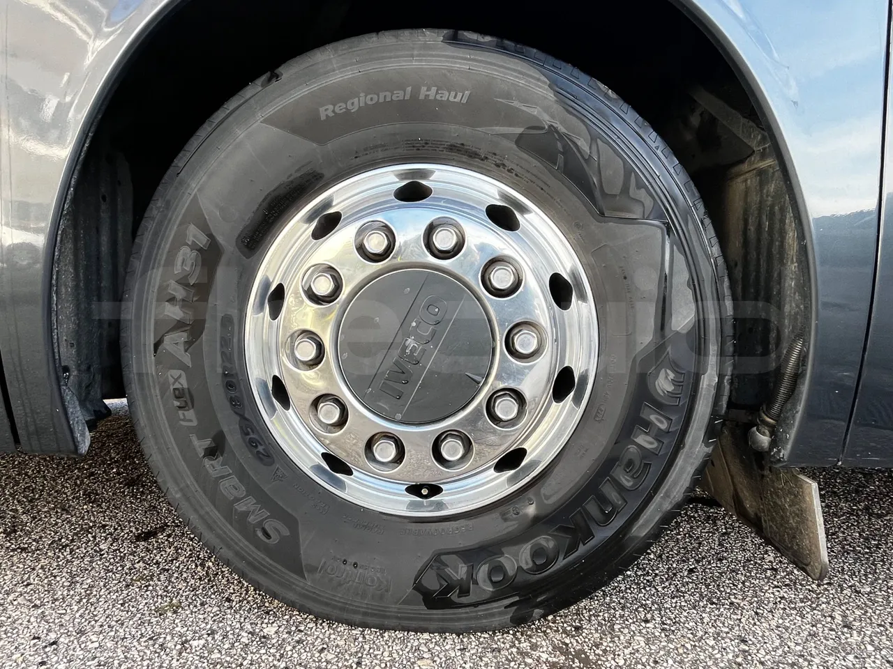 Iveco Magelys SFR2XX - Euro6 - 294kW - 12.830mt - front left tire measurements