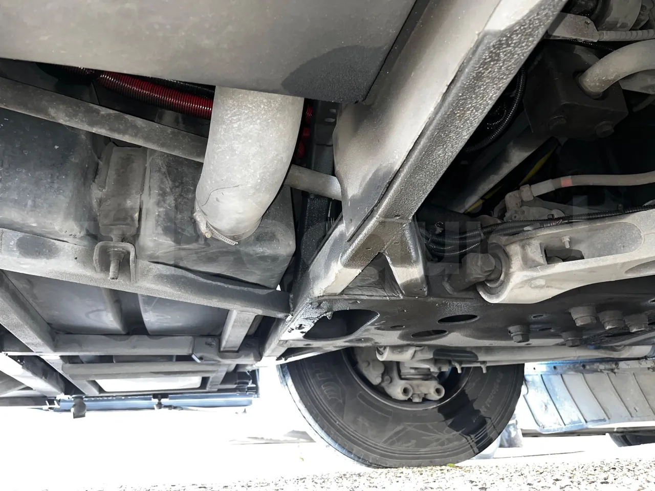 Iveco Magelys SFR2XX - Euro6 - 294kW - 12.830mt - front axle left side