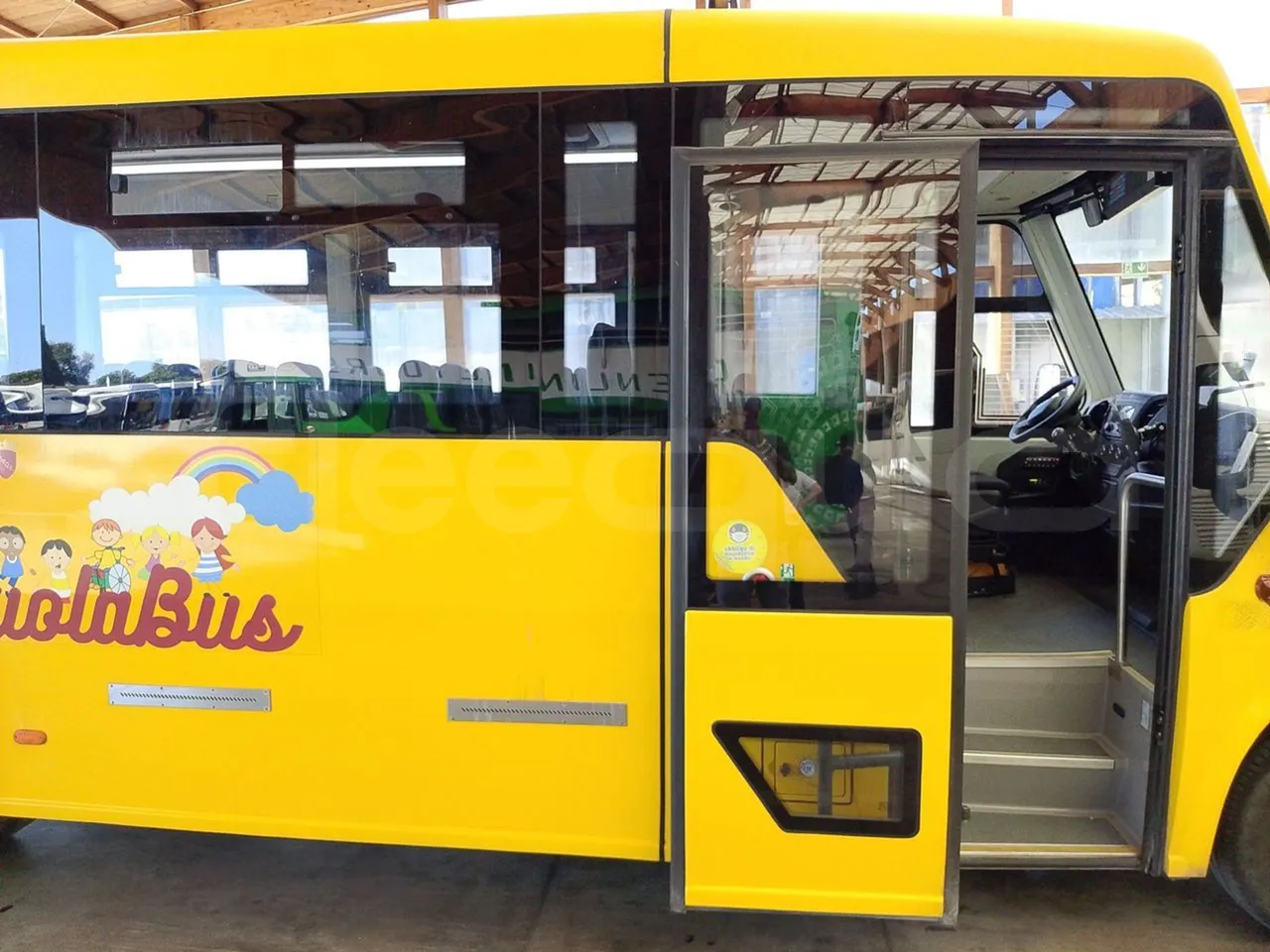 Iveco Indcar WGIVMY11 MOBI SCUOLABUS - EUR6 - 100Kw - 8,592m - front door 2 open