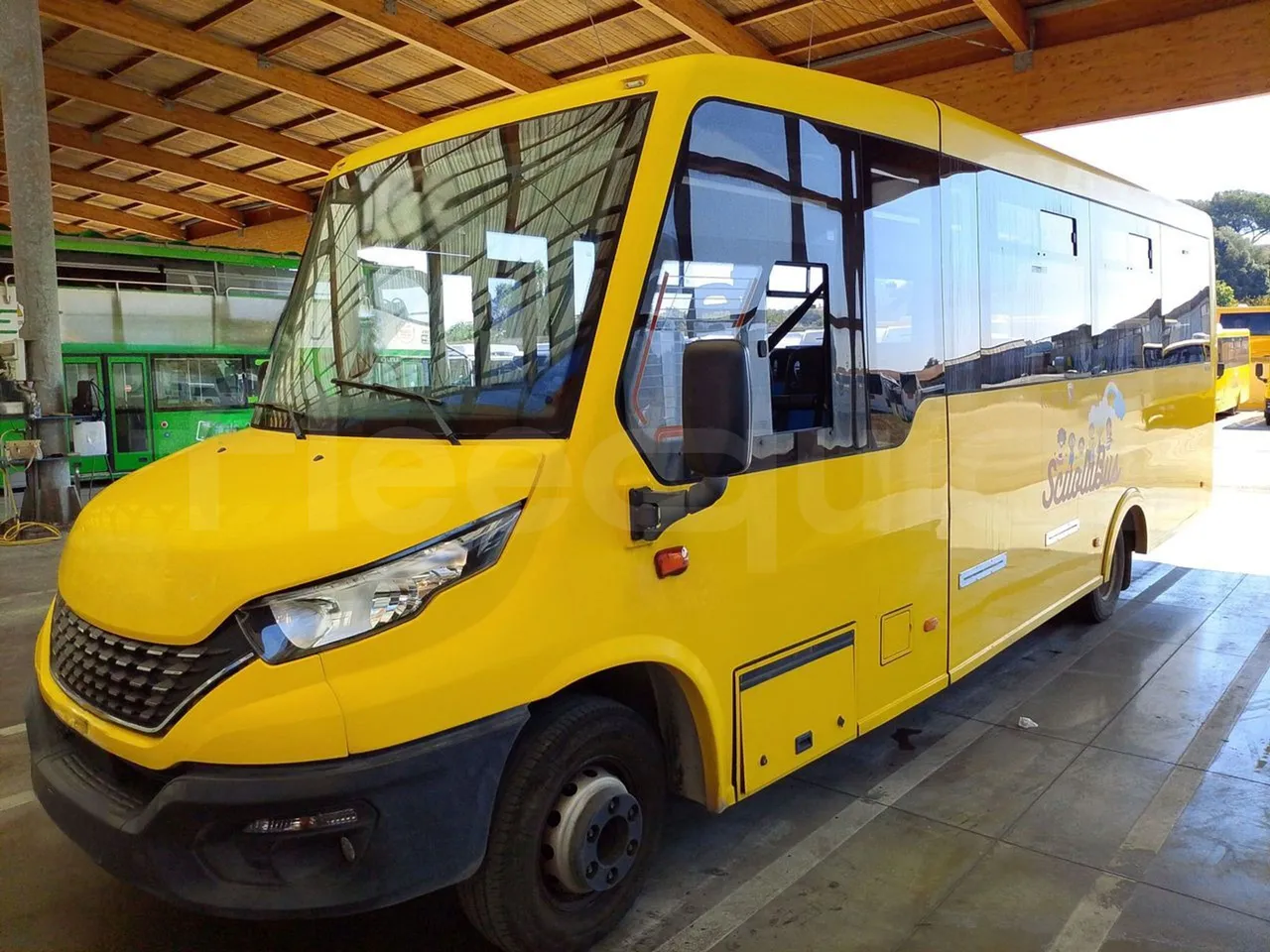 Iveco Indcar WGIVMY11 MOBI SCUOLABUS - EUR6 - 100Kw - 8,592m - 3/4 front left (mandatory for bus to scrap)