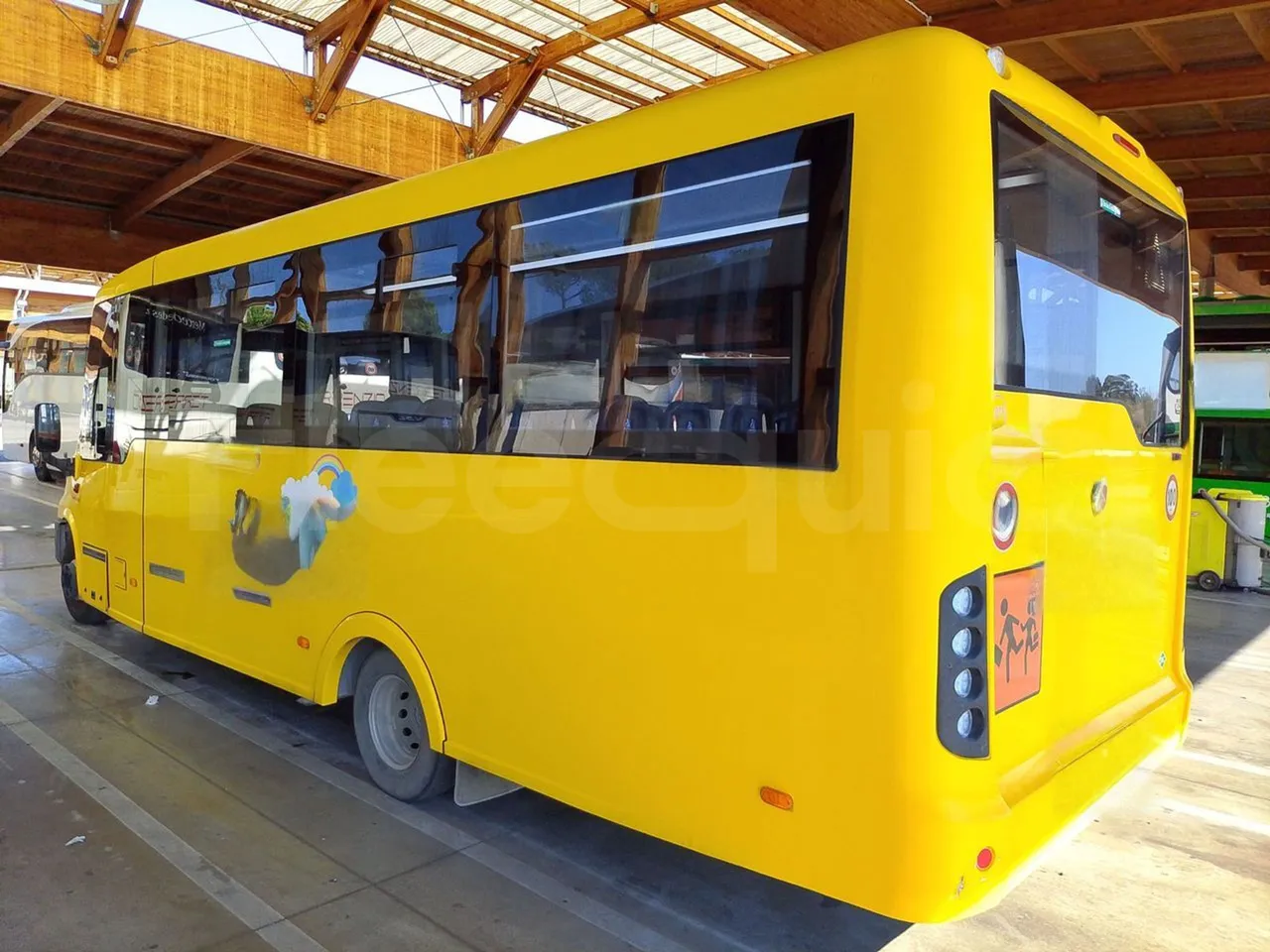 Iveco Indcar WGIVMY11 MOBI SCUOLABUS - EUR6 - 100Kw - 8,592m - 3/4 left rear side