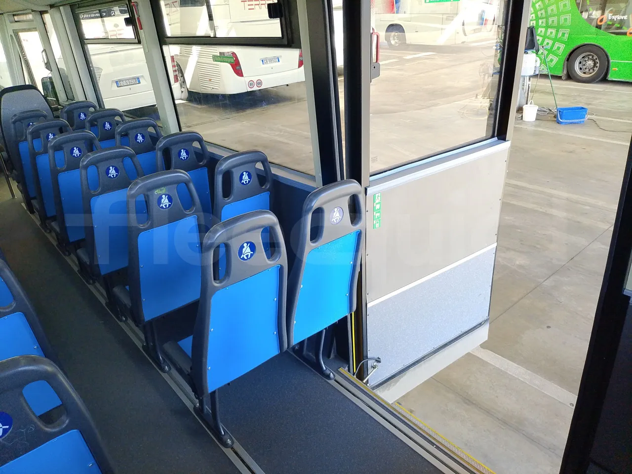 Iveco Indcar WGIVMY11 MOBI SCUOLABUS - EUR6 - 100Kw - 8,592m - toilette accessories photo