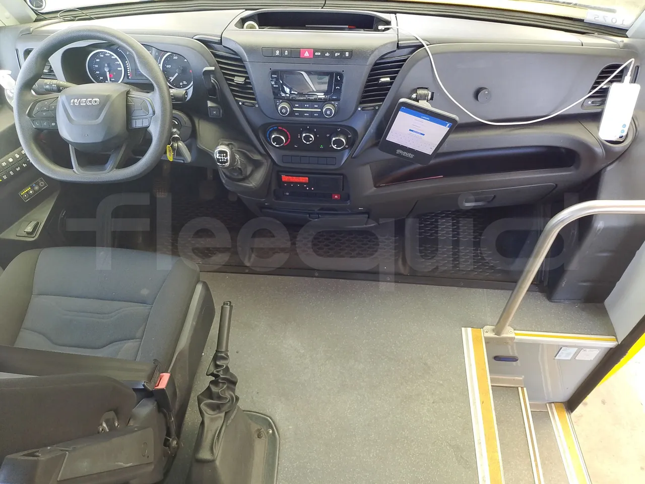 Iveco Indcar WGIVMY11 MOBI SCUOLABUS - EUR6 - 100Kw - 8,592m - buttons panels on (mandatory for bus to scrap)