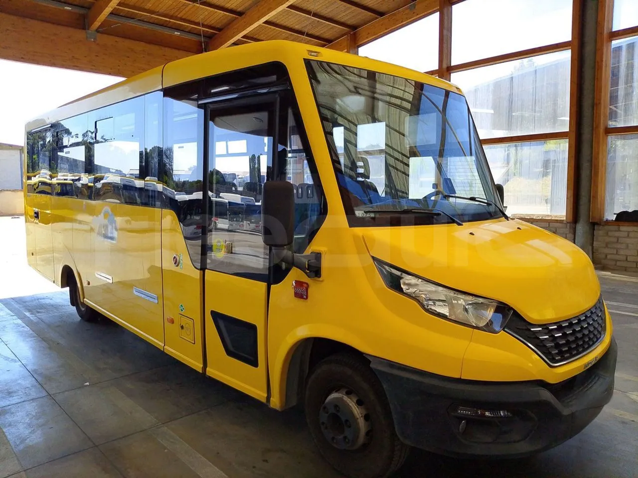 Iveco Indcar WGIVMY11 MOBI SCUOLABUS - EUR6 - 100Kw - 8,592m - Base cover photo