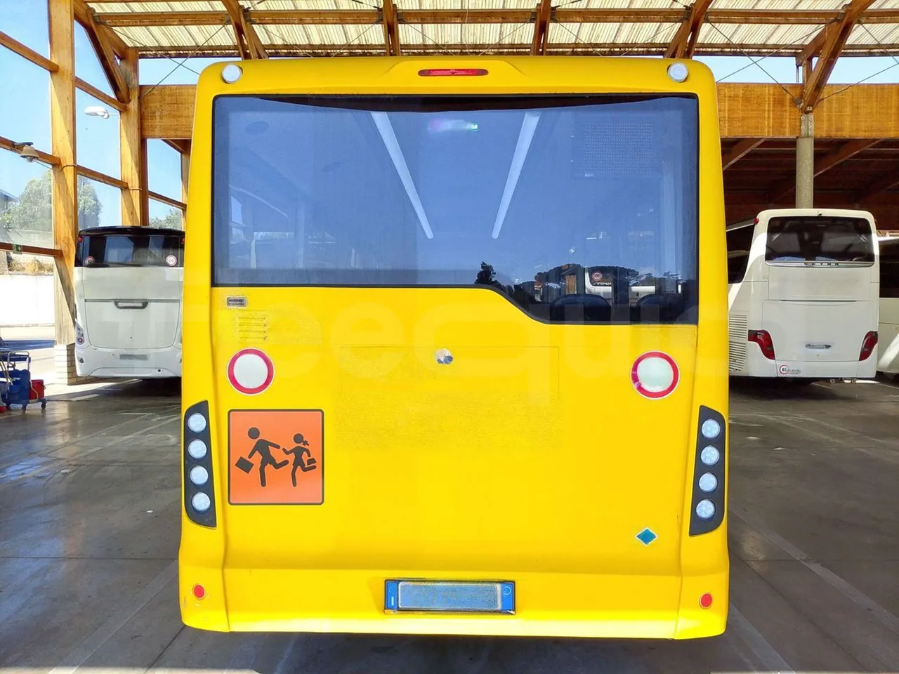 Iveco Indcar WGIVMY11 MOBI SCUOLABUS - EUR6 - 100Kw - 8,592m - rear hatch closed