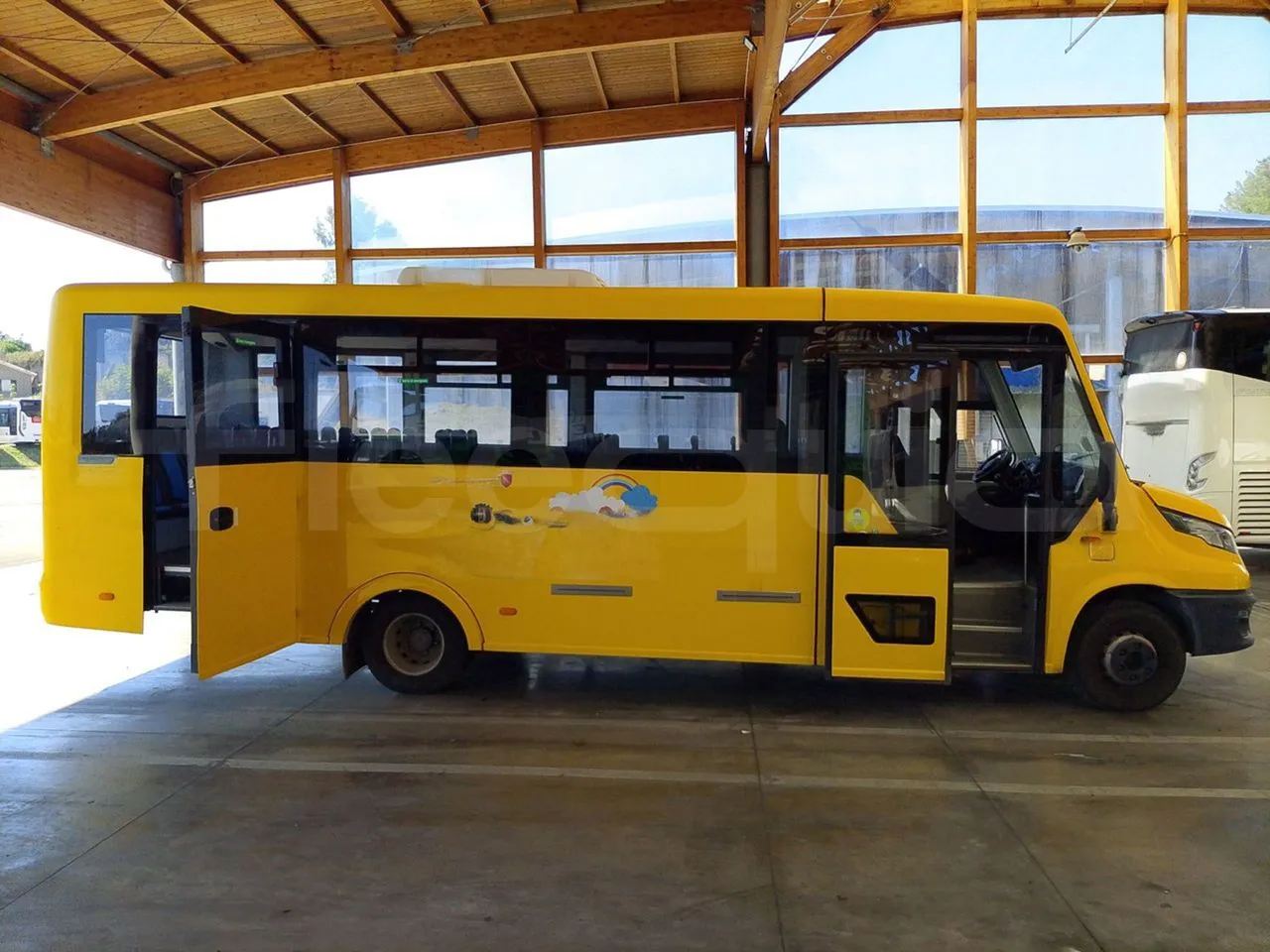 Iveco Indcar WGIVMY11 MOBI SCUOLABUS - EUR6 - 100Kw - 8,592m - right side doors open