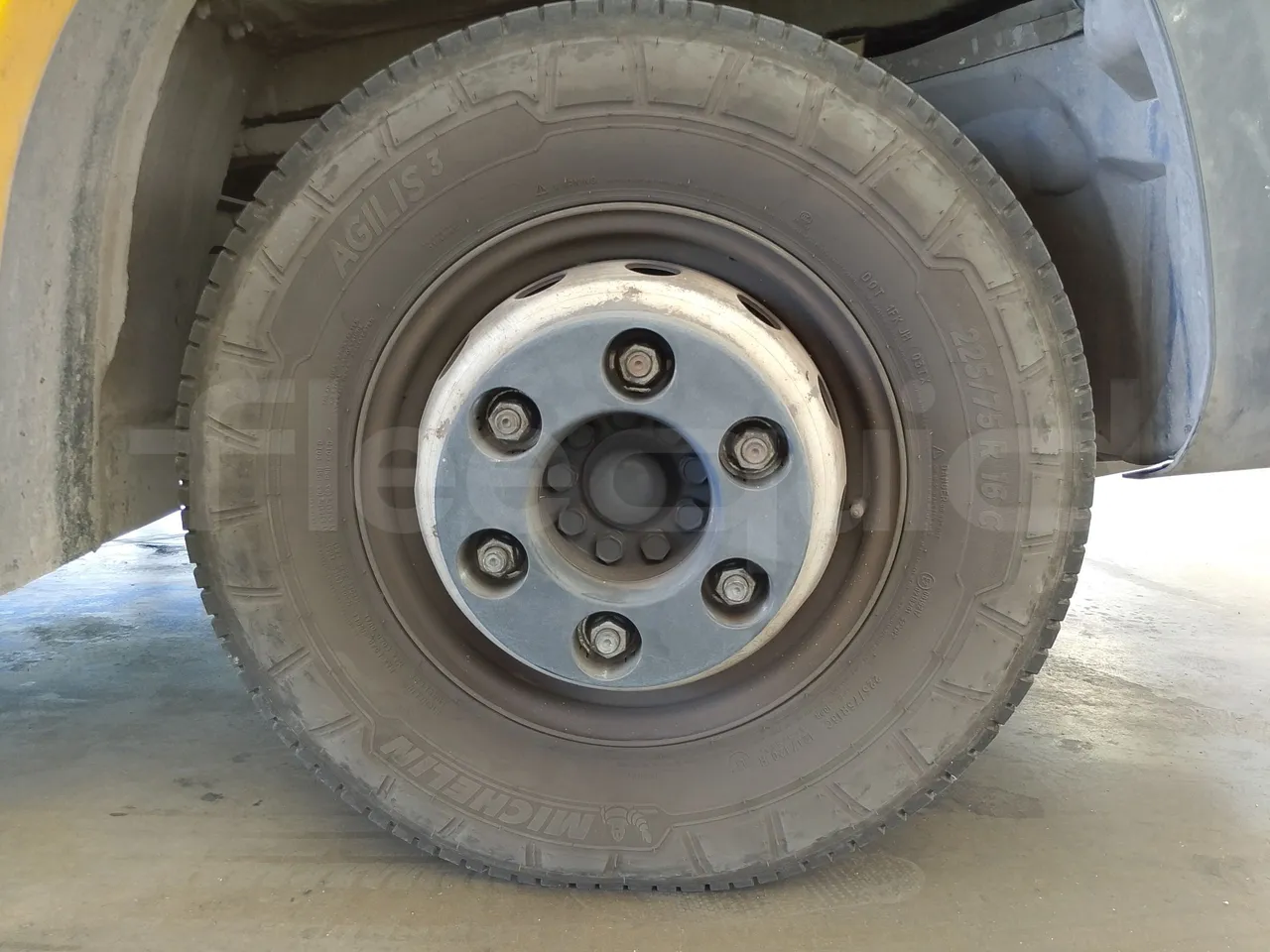 Iveco Indcar WGIVMY11 MOBI SCUOLABUS - EUR6 - 100Kw - 8,592m - front left tire measurements