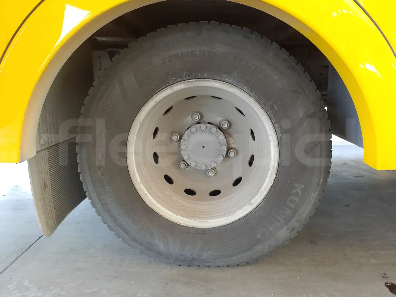 Iveco Indcar WGIVMY11 MOBI SCUOLABUS - EUR6 - 100Kw - 8,592m - rear left tire photo