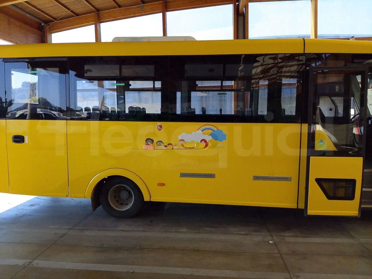 Iveco Indcar WGIVMY11 MOBI SCUOLABUS - EUR6 - 100Kw - 8,592m - turntable external (18m)