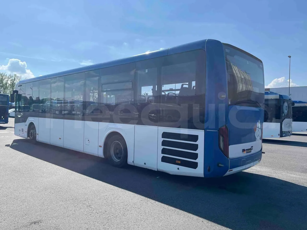 Man Lion's Intercity - 3/4 left rear side
