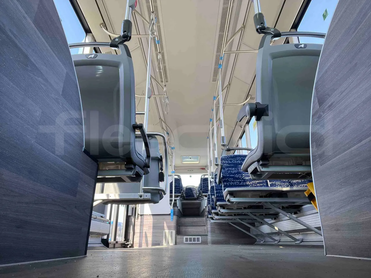 Man Lion's Intercity - seat brackets photo