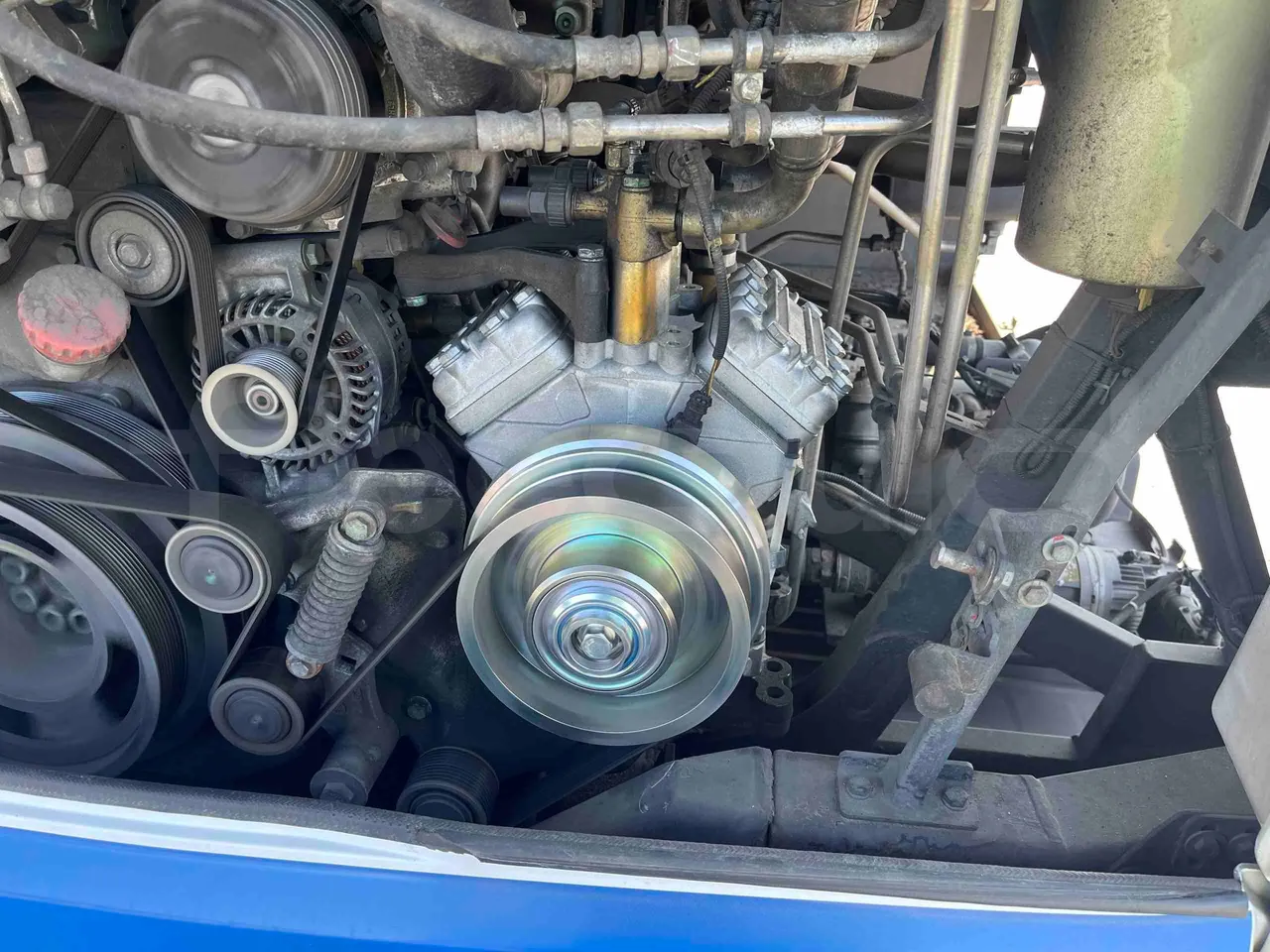 Man Lion's Intercity - air conditioning compressor