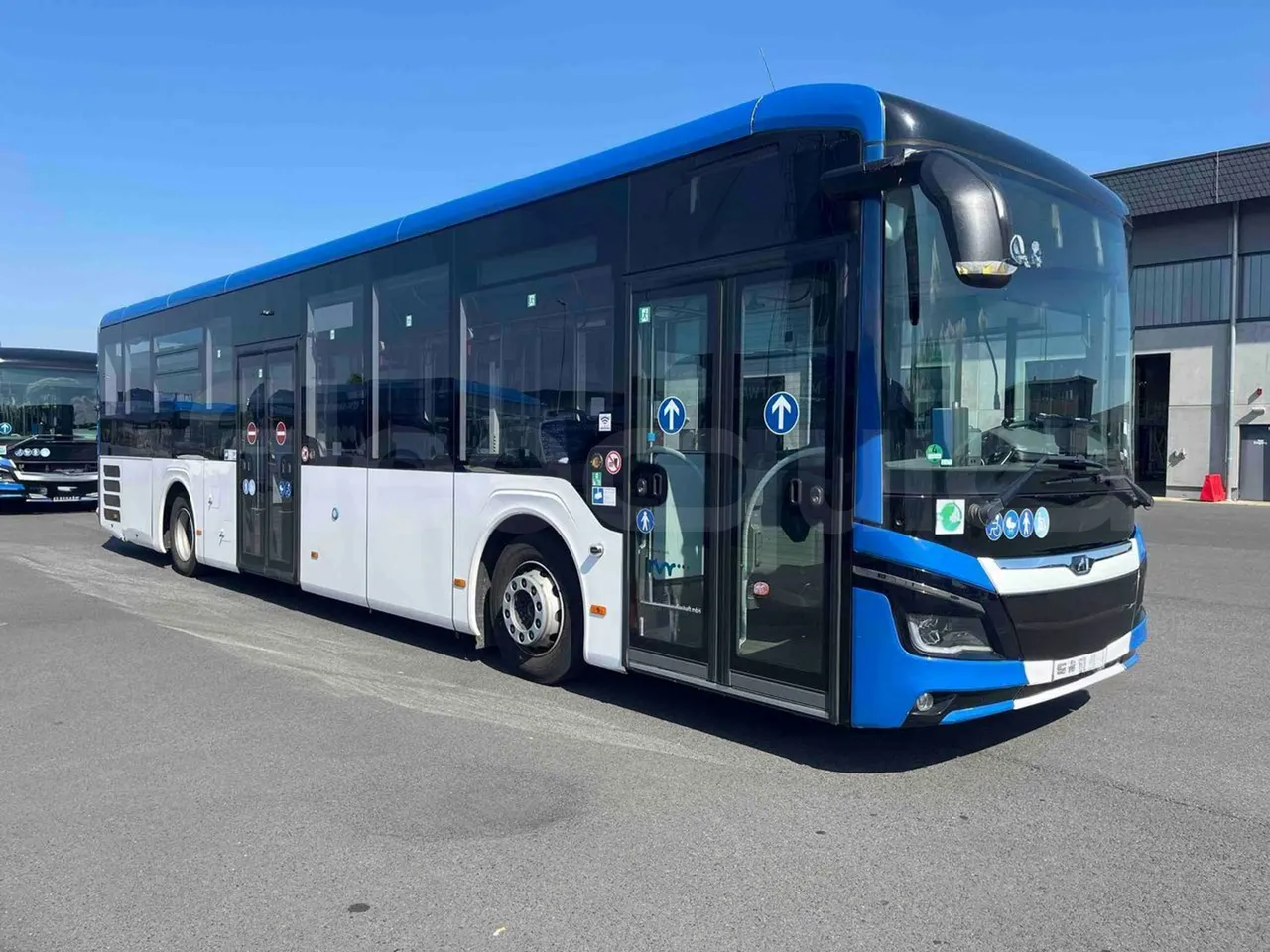 Man Lion's Intercity - Base cover photo