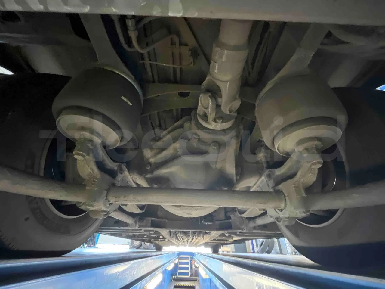 Man Lion's Intercity - front brake calipers left