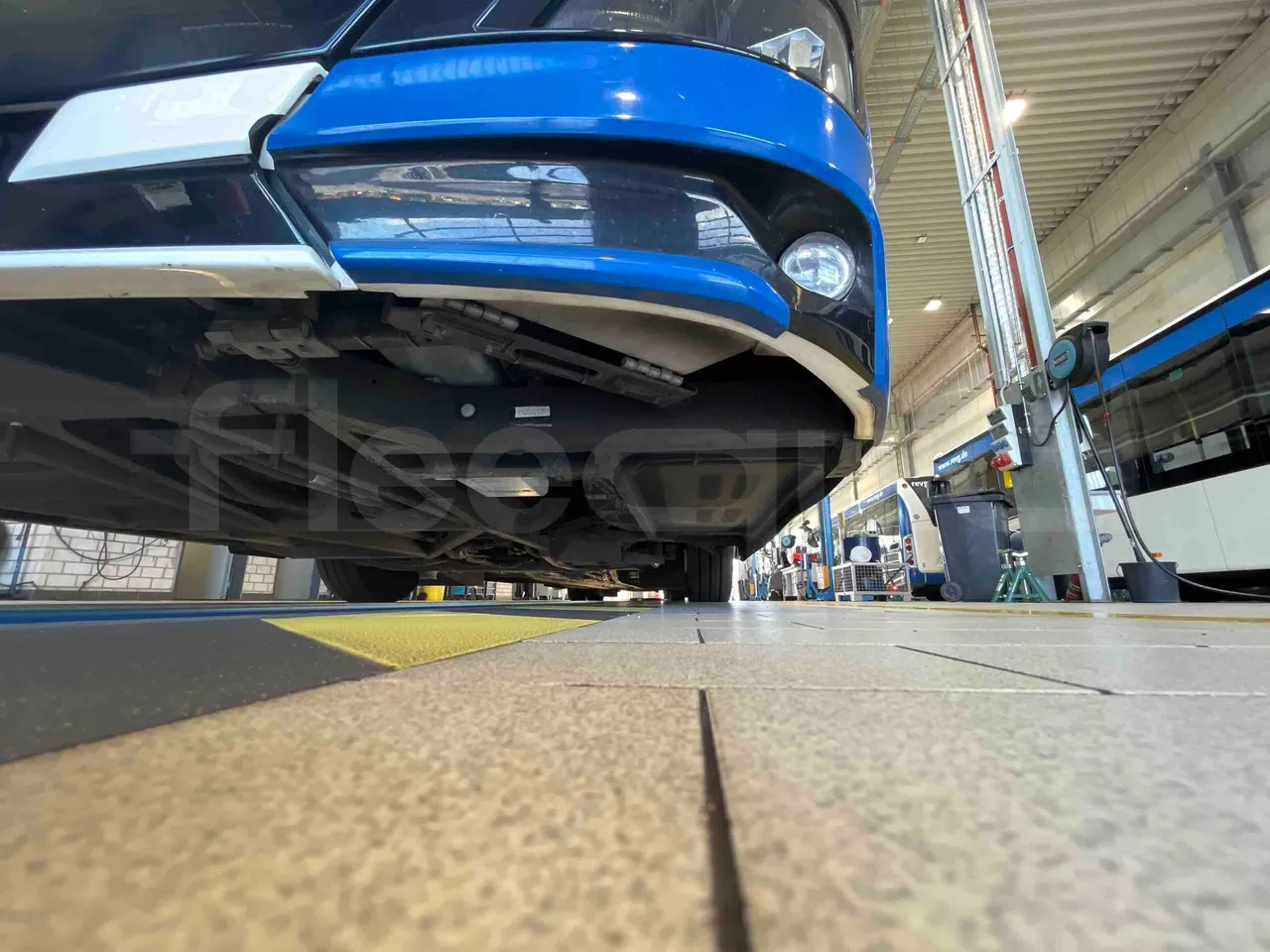 Man Lion's Intercity - front discs right