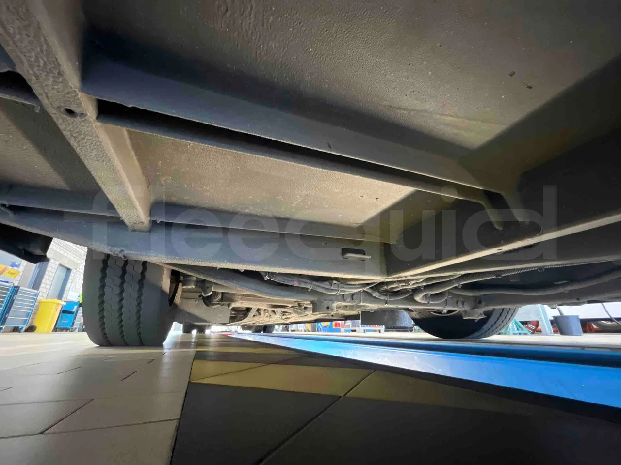 Man Lion's Intercity - front shock absorbers right