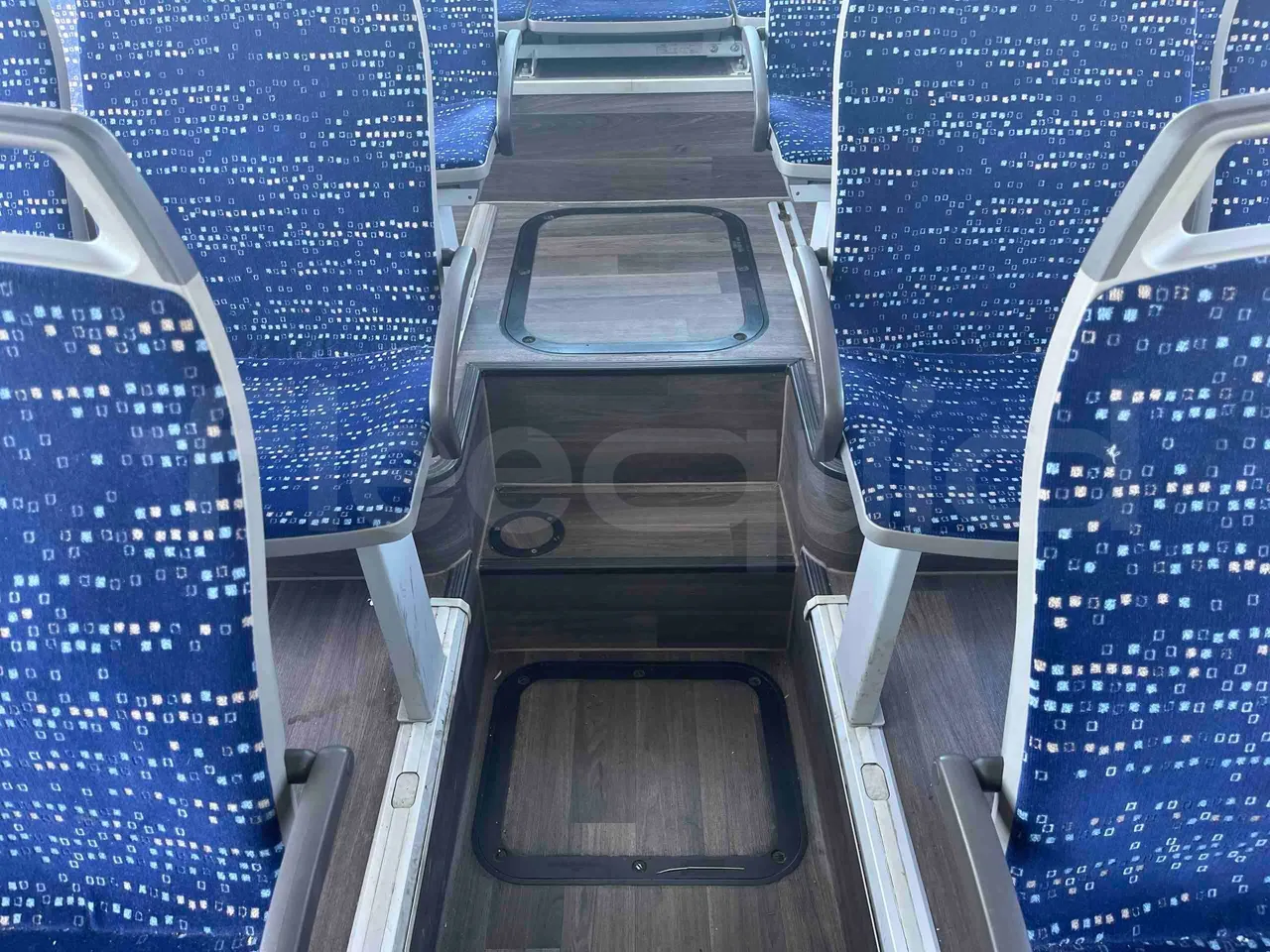 Man Lion's Intercity - forward view middle aisle