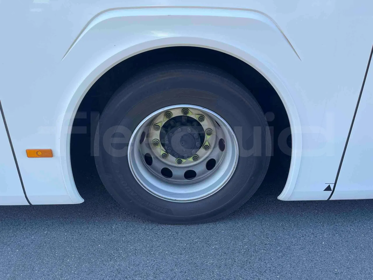 Man Lion's Intercity - tread condition front tires right