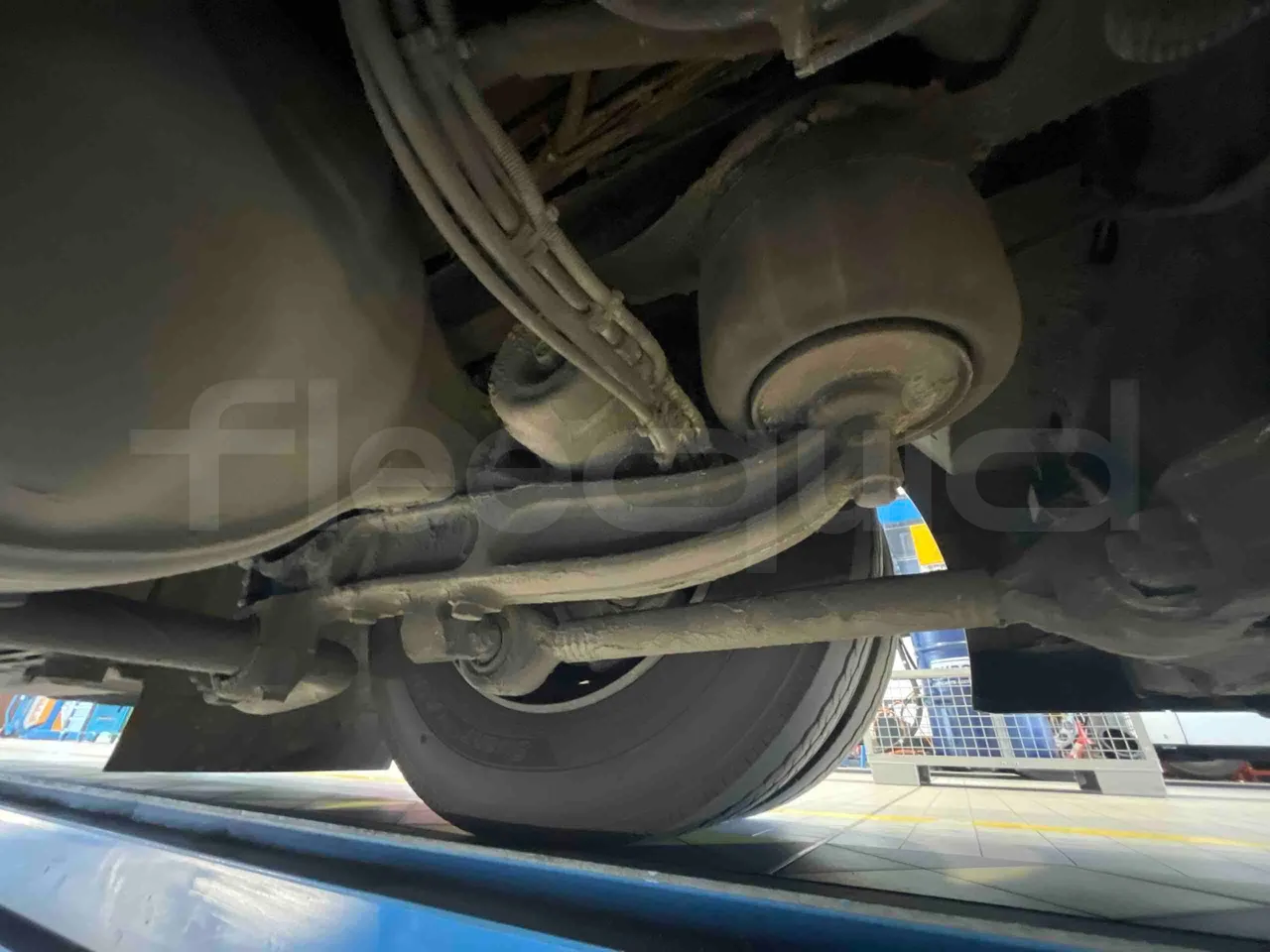 Man Lion's Intercity - axle 2 shock absorbers 1 left