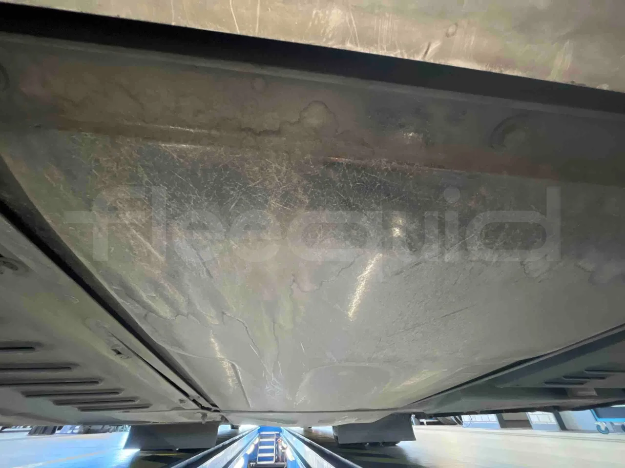 Man Lion's Intercity - central undercarriage photo