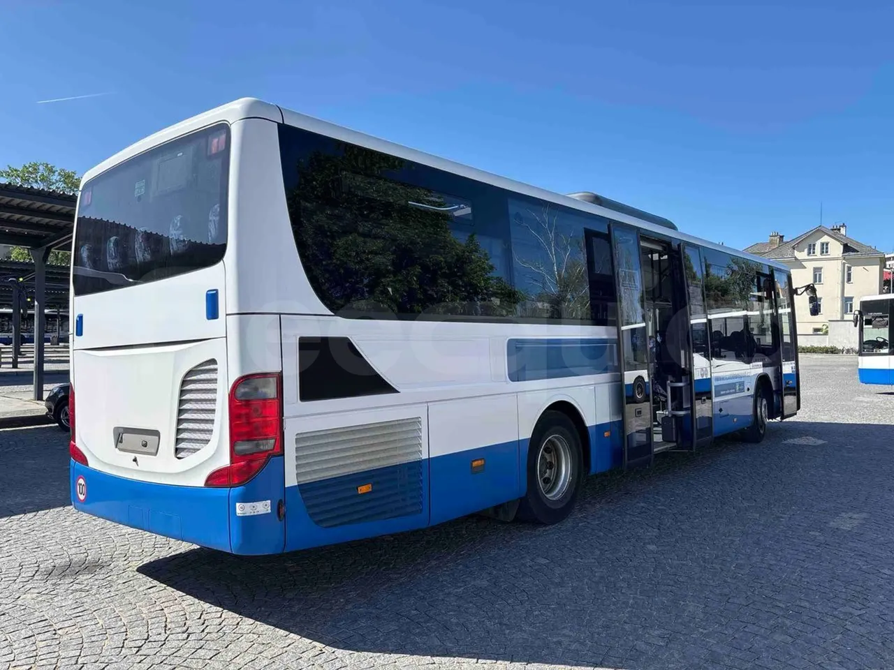 Setra S415 - 3/4 right rear doors open