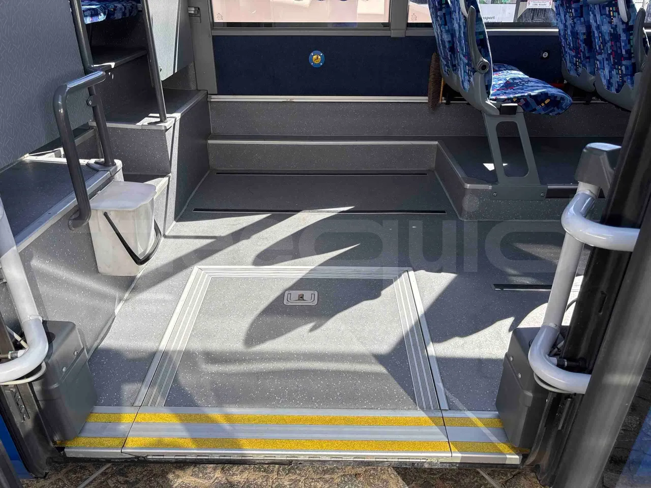 Setra S415 - disabled area photo