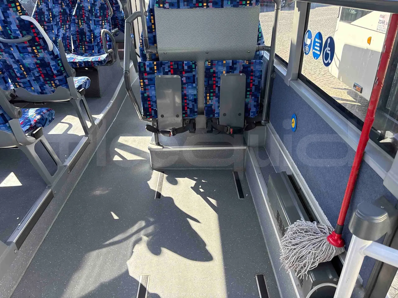 Setra S415 - folding seat photo
