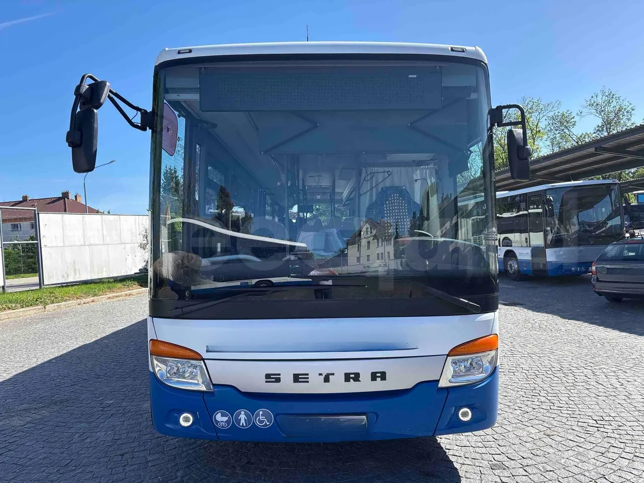 Setra S415 - front photo