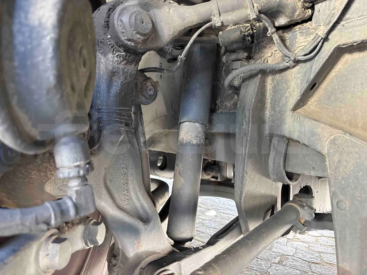 Setra S415 - front shock absorbers right
