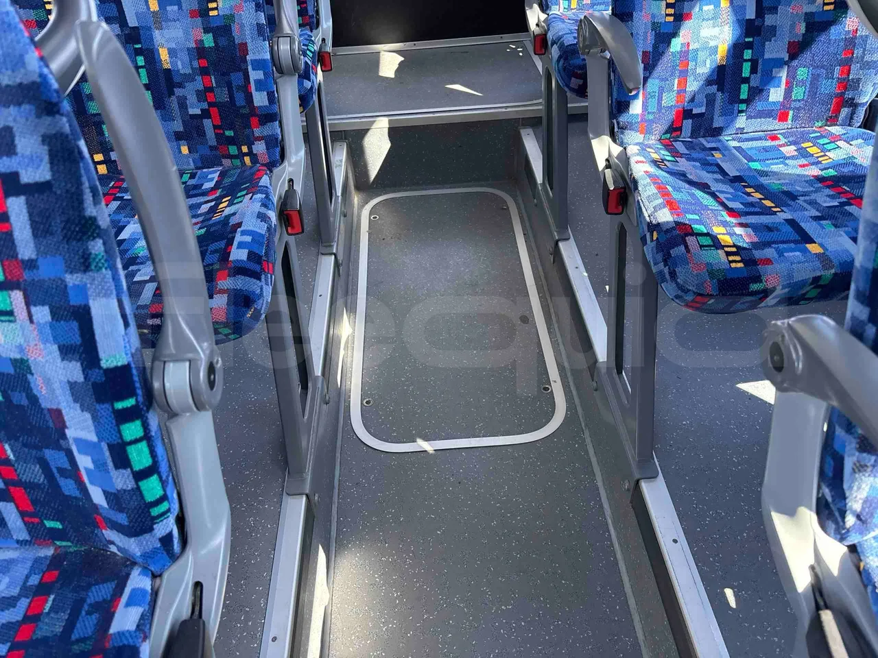 Setra S415 - floor hatches photo